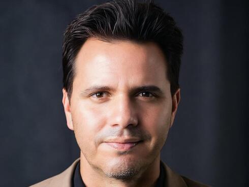 Momentick CEO and Co-Founder Daniel Kashmir Momentick CEO and Co-Founder Daniel Kashmir